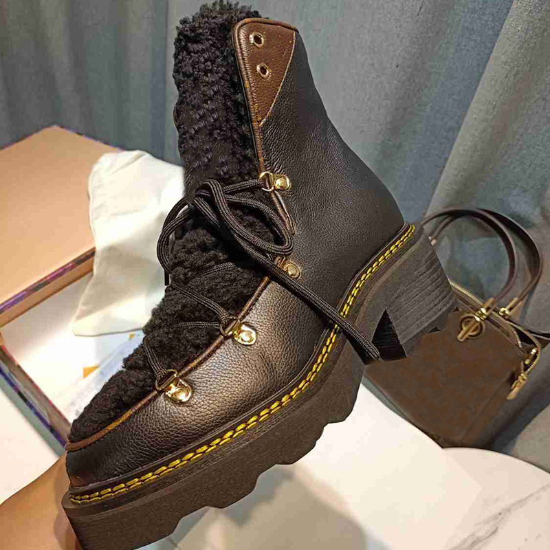 Real fur winter snow boots warm genuine leather lace-ups platform ankle martin fashion booties designer boot shoes, 1#
Real fur winter snow boots warm genuine leather lace-ups platform ankle martin fashion booties designer boot shoes, 1#