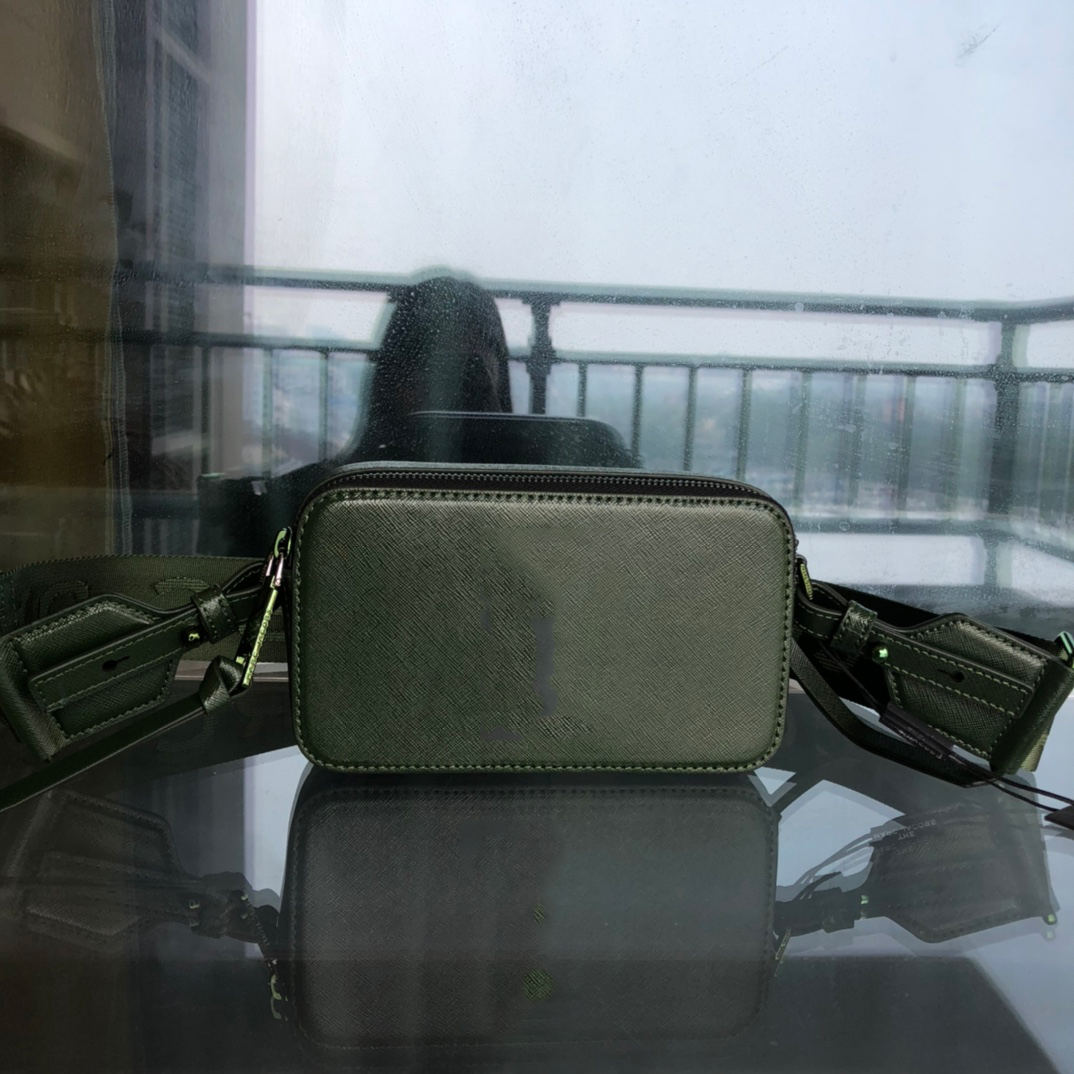 Marc bag women shoulder top quality famous small black Messenger Clutch crossbody bag
Marc bag women shoulder top quality famous small black Messenger Clutch crossbody bag