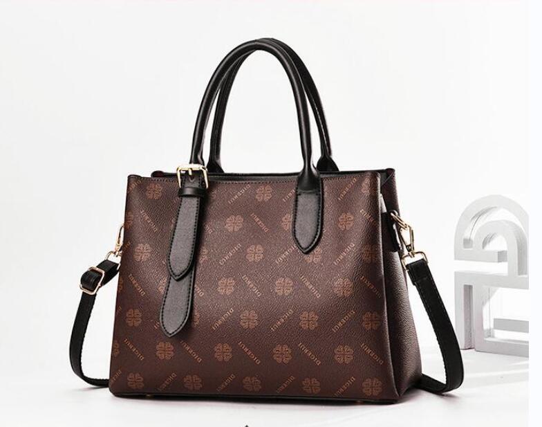 2020 Female Tote Bag Designers Luxury Handbags Printed Bucket simple women bag Famous Brand Shoulder Bag Ladies size:31*24*14cm
2020 Female Tote Bag Designers Luxury Handbags Printed Bucket simple women bag Famous Brand Shoulder Bag Ladies size:31*24*14cm