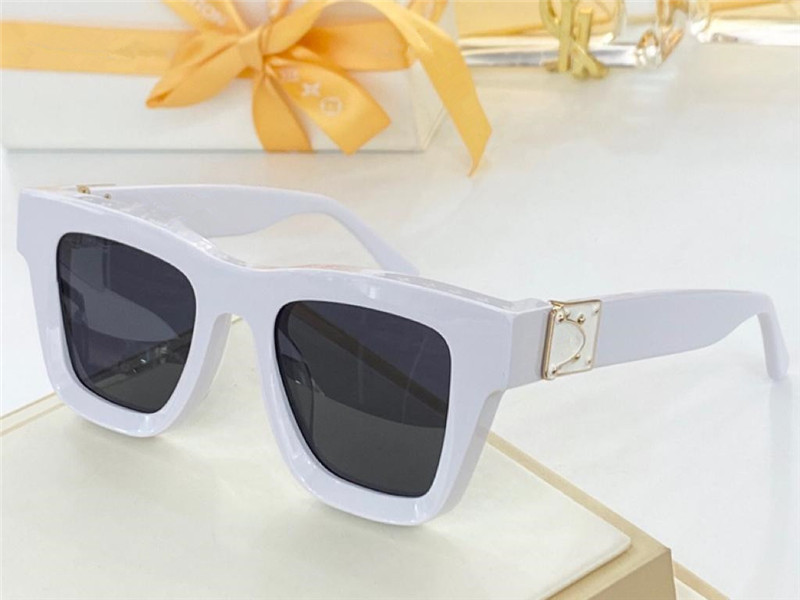98120 New Fashion Sunglasses With UV Protection for men and Women Vintage square Frame popular Top Quality Come With Case classic sunglasses, White;black
98120 New Fashion Sunglasses With UV Protection for men and Women Vintage square Frame popular Top Quality Come With Case classic sunglasses, White;black