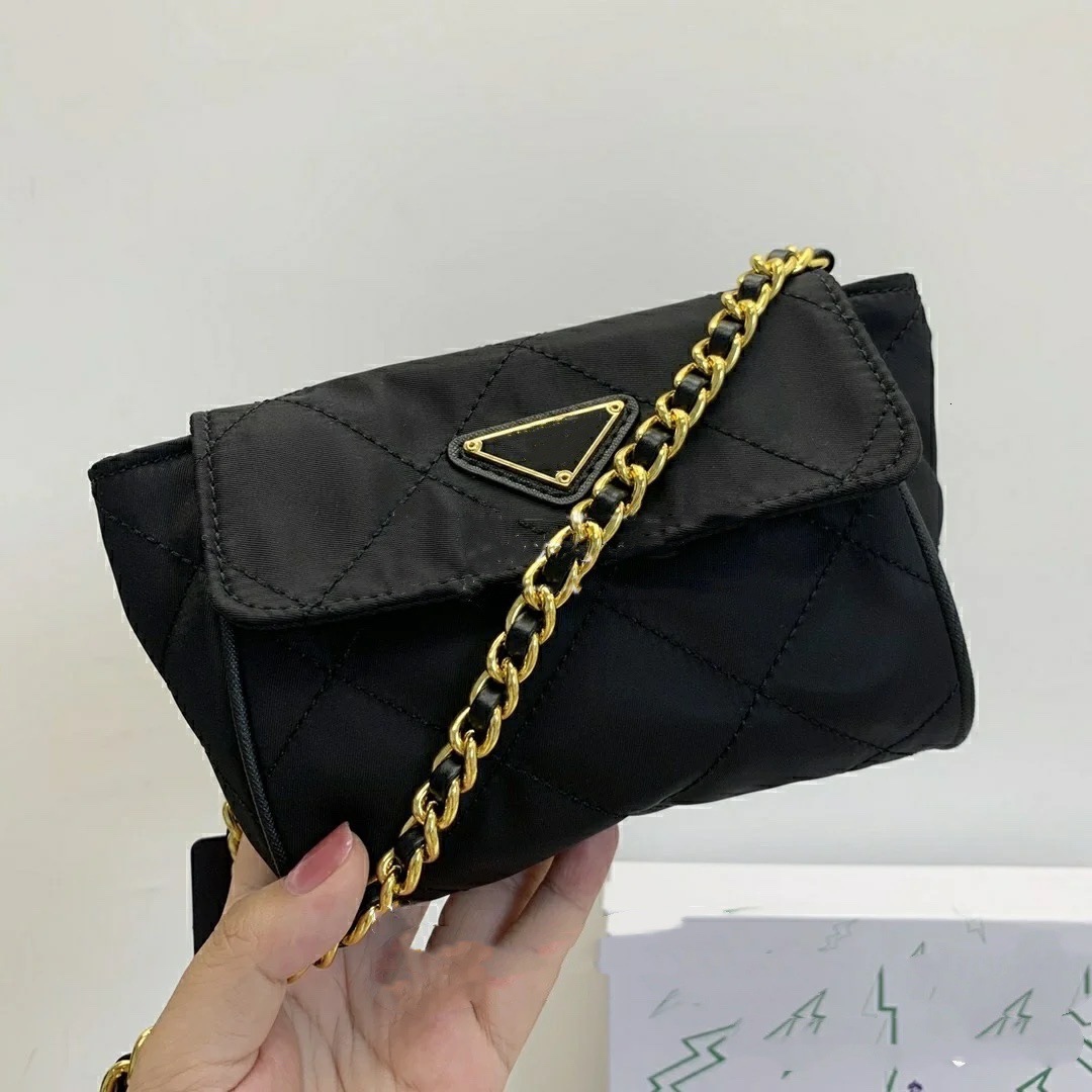 P family nylon chain parachute black chest middle ancient messenger small waist bag TX76
P family nylon chain parachute black chest middle ancient messenger small waist bag TX76