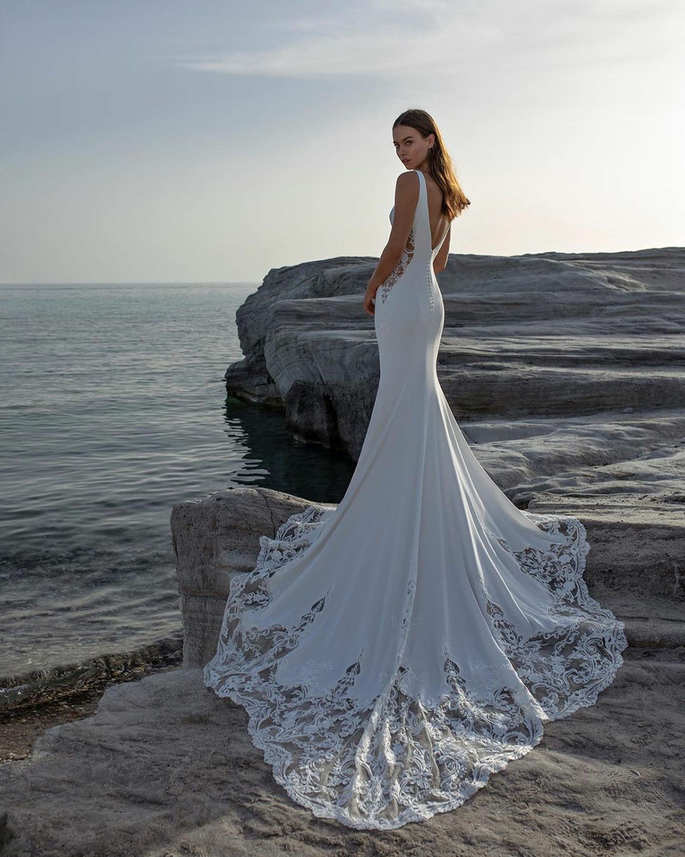 White Satin Mermaid Wedding Dress Boho Lace Appliques Scoop Royal Train Backless Bridal Gowns 2022 vestido de novia Robe De Mariage