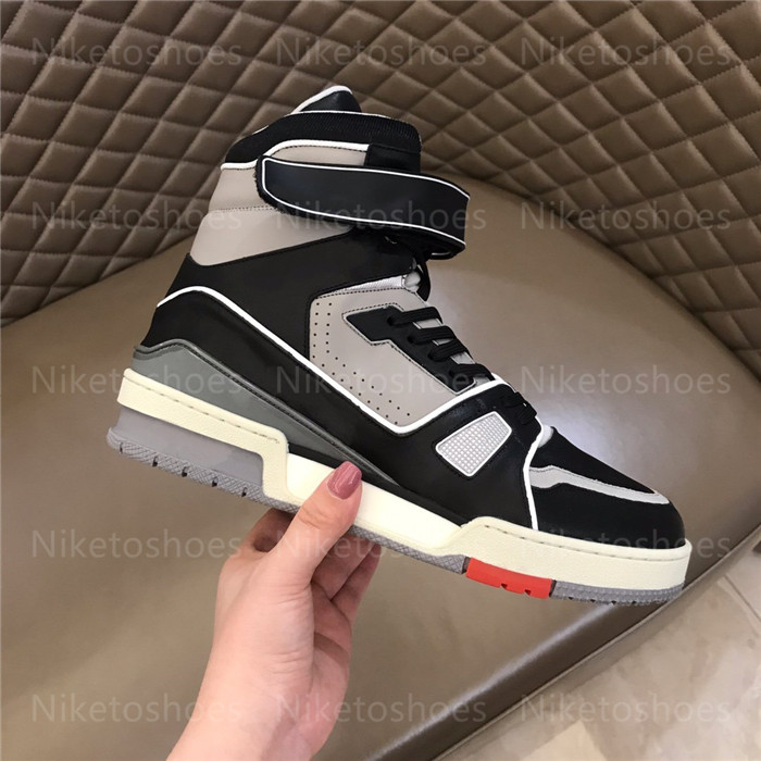 Mens Designers Shoes Black and Grey Calf Leather Man Sports Sneakers '408' Rubber Outsole Runner Hi-Top Trainer Sneaker Boot, 01
Mens Designers Shoes Black and Grey Calf Leather Man Sports Sneakers '408' Rubber Outsole Runner Hi-Top Trainer Sneaker Boot, 01