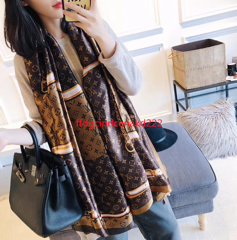 019 lvlouisVitton Fashion autumn spring 100% silk scarves classic long shawl Classic women's silk letter scarves 180*90, Black
019 lvlouisVitton Fashion autumn spring 100% silk scarves classic long shawl Classic women's silk letter scarves 180*90, Black
