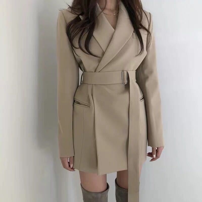 Long Khaki Blazer Women Belted Outerwear Womens Blazers Sleeve High Quality Office Jacket Female Solid Suit Elegant Coat 210603
Long Khaki Blazer Women Belted Outerwear Womens Blazers Sleeve High Quality Office Jacket Female Solid Suit Elegant Coat 210603