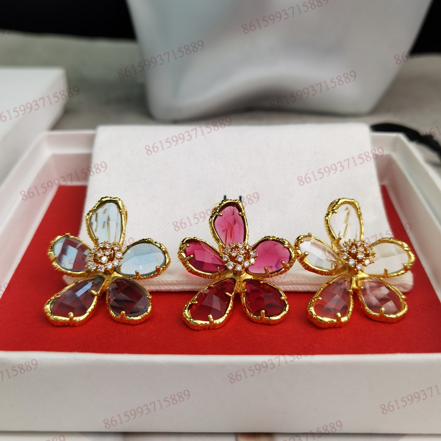 cel brand designer women hoop & hugie female earrings new fashion jewelry golden color big diamond
cel brand designer women hoop & hugie female earrings new fashion jewelry golden color big diamond