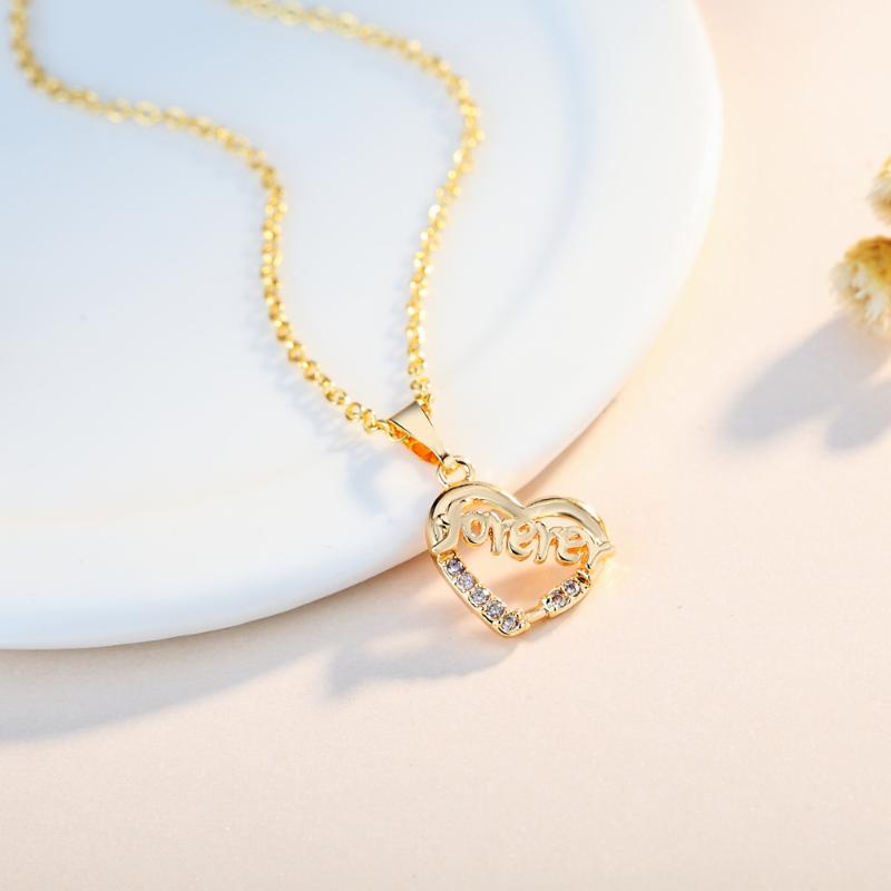 Pendant Necklaces Charming Korean Love Heart Necklace Choker For Women Clavicle Chain Rhinestone Boho Ladies Jewelry Party Gift
Pendant Necklaces Charming Korean Love Heart Necklace Choker For Women Clavicle Chain Rhinestone Boho Ladies Jewelry Party Gift