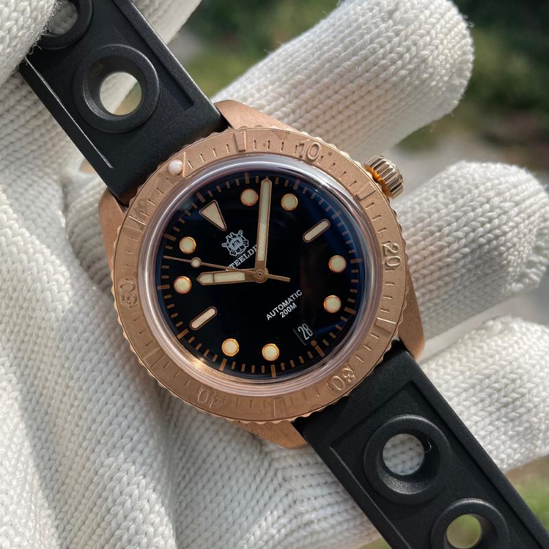 Wristwatches STEELDIVE Bronze Dive Watch 200M Waterproof SD1965S Bezel Sapphire Glass Luxury Men's Automatic Spot, 65s-kn
Wristwatches STEELDIVE Bronze Dive Watch 200M Waterproof SD1965S Bezel Sapphire Glass Luxury Men's Automatic Spot, 65s-kn