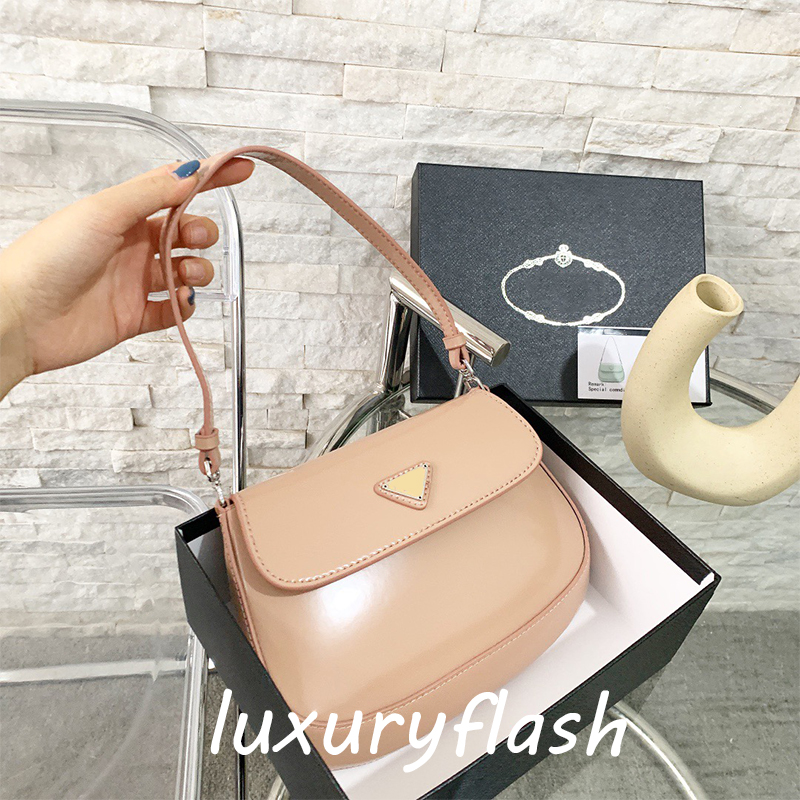 Pink Cleo Designers Underarm Bag Luxurys Patent Leather Glossy Reflective Fashion Hot Sale Shoulder Bags Europe and America Clutch Purse, Box(not sold separately)
Pink Cleo Designers Underarm Bag Luxurys Patent Leather Glossy Reflective Fashion Hot Sale Shoulder Bags Europe and America Clutch Purse, Box(not sold separately)