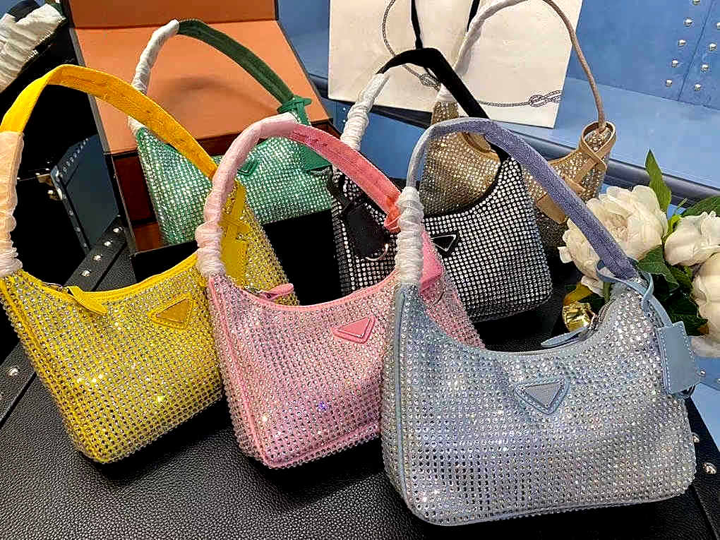 More color fashion ladies Tote bag 2005 Nylon diamond-encrusted designer shoulder bag handbag wallet Zipper opening Free shopping
More color fashion ladies Tote bag 2005 Nylon diamond-encrusted designer shoulder bag handbag wallet Zipper opening Free shopping
