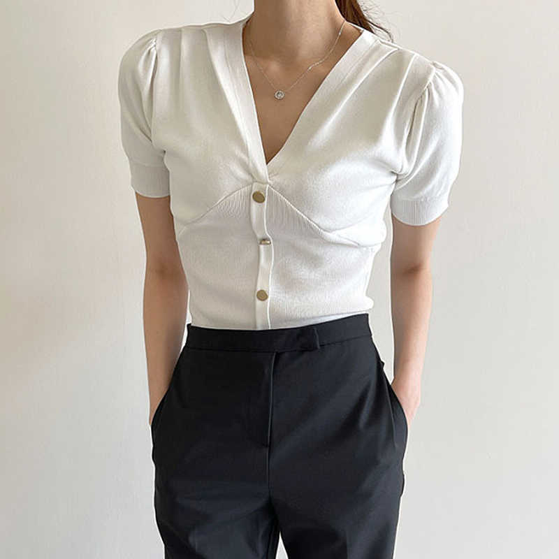 Korejpaa Women T-shirt Korea Retro V-neck Metal Single-row Buckle Waist Slim Bubble Short-sleeved Knitwear Versatile Top 210526