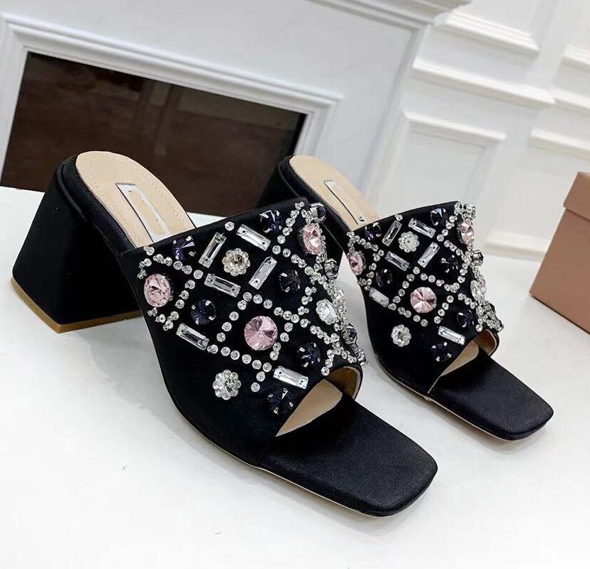 two miu Luxury designer chaussures Tory slippers sandals flat women beach flops nonslip shoes Damen Hausschuhe bag France A1
two miu Luxury designer chaussures Tory slippers sandals flat women beach flops nonslip shoes Damen Hausschuhe bag France A1