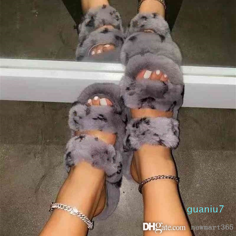Women Plush Slippers Flat Bottomed Round Head Slides Homewear Faux Wool Slippers Sandles Plus Size Ladies Shoes Retail, Gray
Women Plush Slippers Flat Bottomed Round Head Slides Homewear Faux Wool Slippers Sandles Plus Size Ladies Shoes Retail, Gray