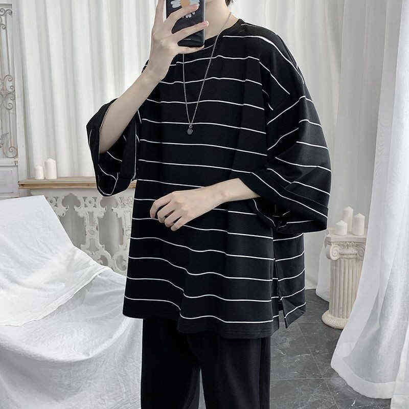 2021 Summer Oversized T-Shirt Men Funny Harajuku Tshirt Streetwear Men Striped Japan Hip Hop Loose Half Sleeve T shirts Males G1224
2021 Summer Oversized T-Shirt Men Funny Harajuku Tshirt Streetwear Men Striped Japan Hip Hop Loose Half Sleeve T shirts Males G1224