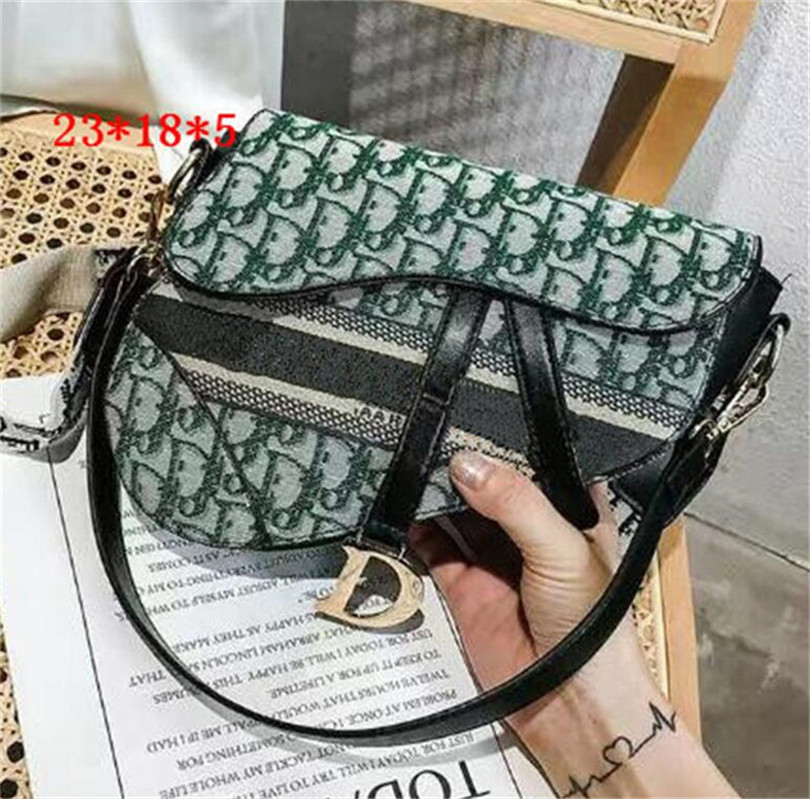 Socialite Women Luxurys FashionDesigners Bags 2021 Ladies Wallet Embroidery Saddle Houlder Messenger Lady Handbag Luxury Evening Bag
Socialite Women Luxurys FashionDesigners Bags 2021 Ladies Wallet Embroidery Saddle Houlder Messenger Lady Handbag Luxury Evening Bag