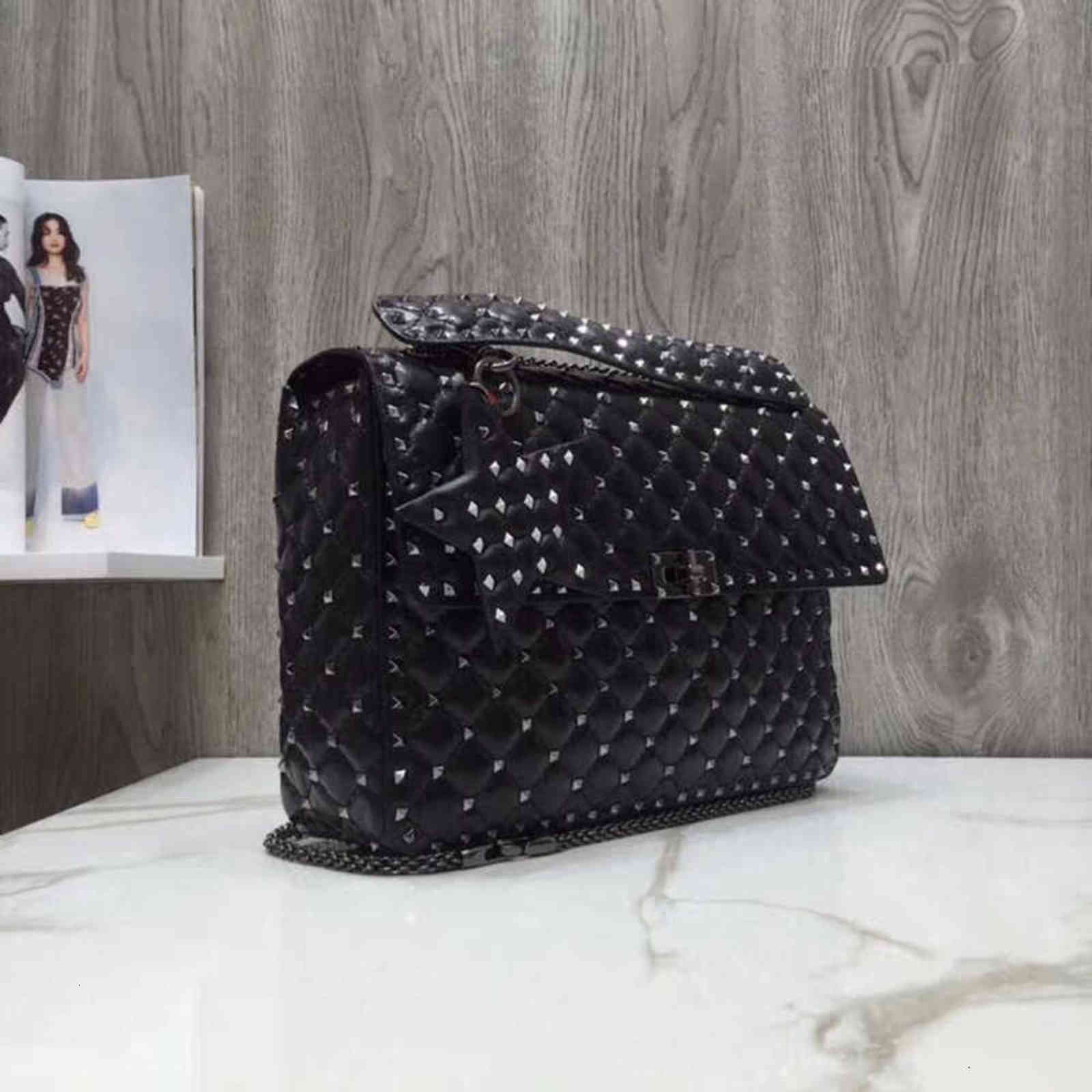7A+Designers 2021 New style women bags Made of soft resin cowhide Rhomboid embroidery 0121 Fine craft and miniature rivet mounting Removable1th