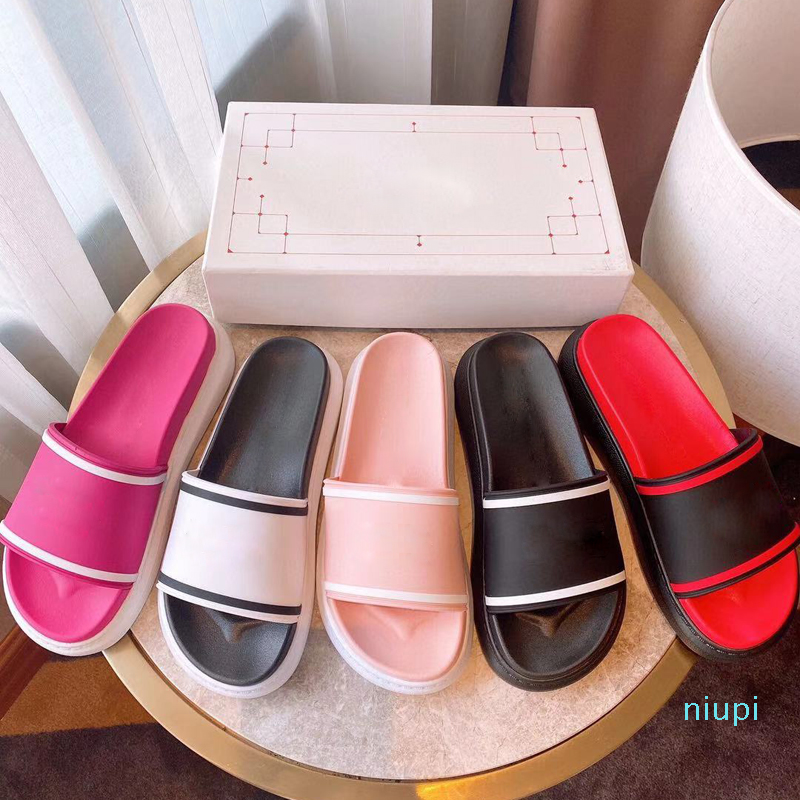 women Fashion Luxurys Designers slippers Platform trainers sandals foam runner slides Versatile white non slip summer slipper beach2022, Red
women Fashion Luxurys Designers slippers Platform trainers sandals foam runner slides Versatile white non slip summer slipper beach2022, Red
