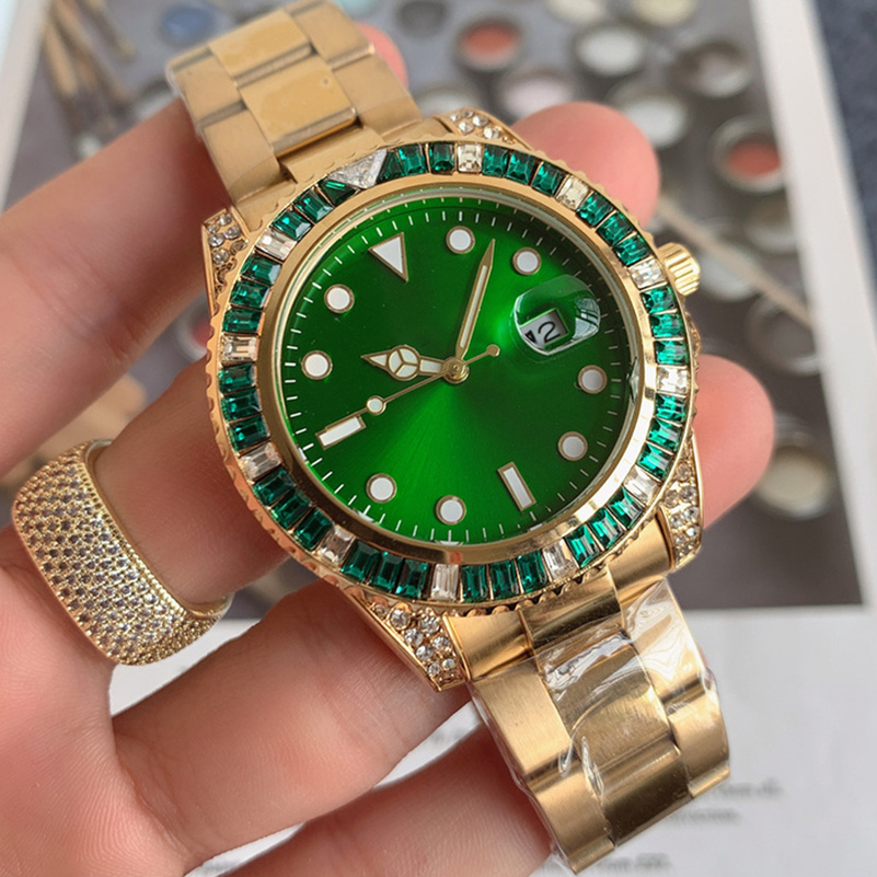 1-1 41mm Diamond Bezel Men Watch Automatic date Quartz Movement Green Gold Solid Steel Band Master Design Watches Orologio di lusso, Box
1-1 41mm Diamond Bezel Men Watch Automatic date Quartz Movement Green Gold Solid Steel Band Master Design Watches Orologio di lusso, Box