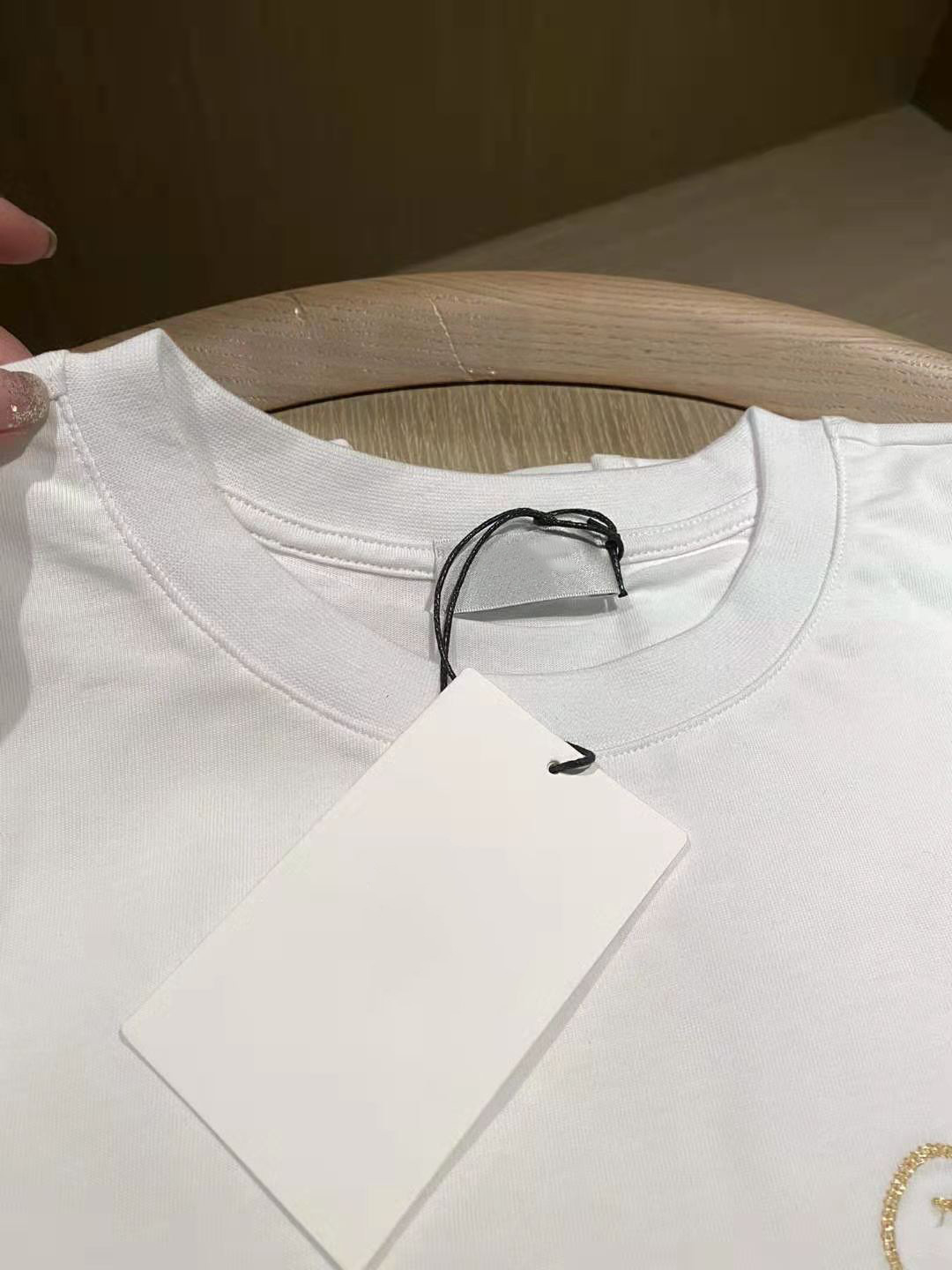 Trendy brand cel21 spring and summer new gold thread embroidery letters versatile, wear outside and wear inside round neck T-shirt0, Black
Trendy brand cel21 spring and summer new gold thread embroidery letters versatile, wear outside and wear inside round neck T-shirt0, Black