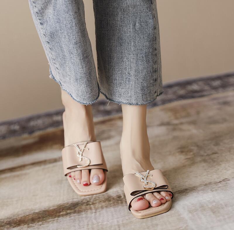 TX001 Summer Fashion Women's Sandals Slippers White Blue Pink PU Leather + Metal Letter YS for Outdoor Wearing Flat Bottom Flip Flops 2 pairs
TX001 Summer Fashion Women's Sandals Slippers White Blue Pink PU Leather + Metal Letter YS for Outdoor Wearing Flat Bottom Flip Flops 2 pairs