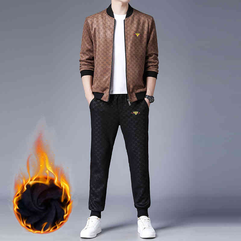 2020 winter new leisure suit fashion trend young men's plush thickened et two-piece set, Gray
2020 winter new leisure suit fashion trend young men's plush thickened et two-piece set, Gray