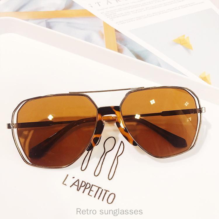 Sunglasses Style 2021 Designer Men Women Vintage Oversized Glasses Man Goggles UV400 FML1
Sunglasses Style 2021 Designer Men Women Vintage Oversized Glasses Man Goggles UV400 FML1