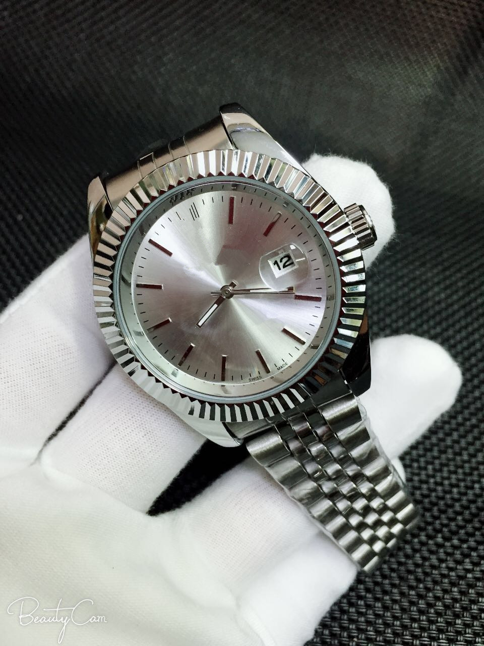 High quality men's fashion stainless steel simple and generous quartz calendar waterproof sports watch can be wholesale, Slivery;brown
High quality men's fashion stainless steel simple and generous quartz calendar waterproof sports watch can be wholesale, Slivery;brown