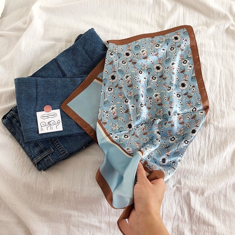 Luna&Dolphin Women Small Square 53x53CM 100% Nature Silk Literary Flower Blue Bandanas Spring Headbands Bag Scarf Kerchief
Luna&Dolphin Women Small Square 53x53CM 100% Nature Silk Literary Flower Blue Bandanas Spring Headbands Bag Scarf Kerchief