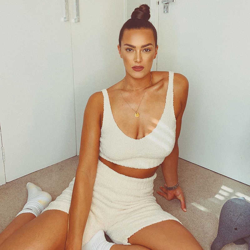 Colysmo White Loungewear Set Summer Sleeveless Crop Top Shorts Two Piece Women Knitted Velvet Home Wear Casual Clothes 210527