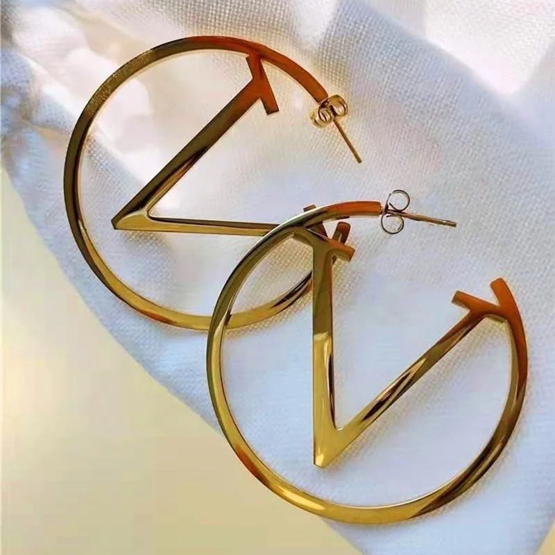 18K Mix Style Design Stamp letter big letter hoopRound Square Stud Black Exquisite Simple FashionDiamond earring Shell Titanium Steel Cute
18K Mix Style Design Stamp letter big letter hoopRound Square Stud Black Exquisite Simple FashionDiamond earring Shell Titanium Steel Cute