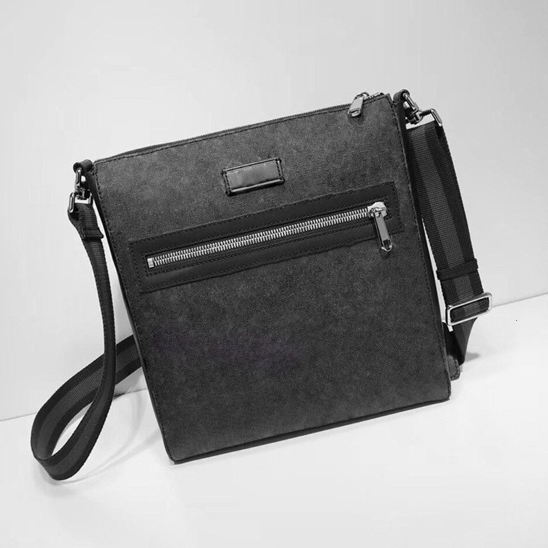 TOP fashion sale high-quality leather best-selling men women messenger bag 523 . 599 size: 21..23...4cm shipping
TOP fashion sale high-quality leather best-selling men women messenger bag 523 . 599 size: 21..23...4cm shipping