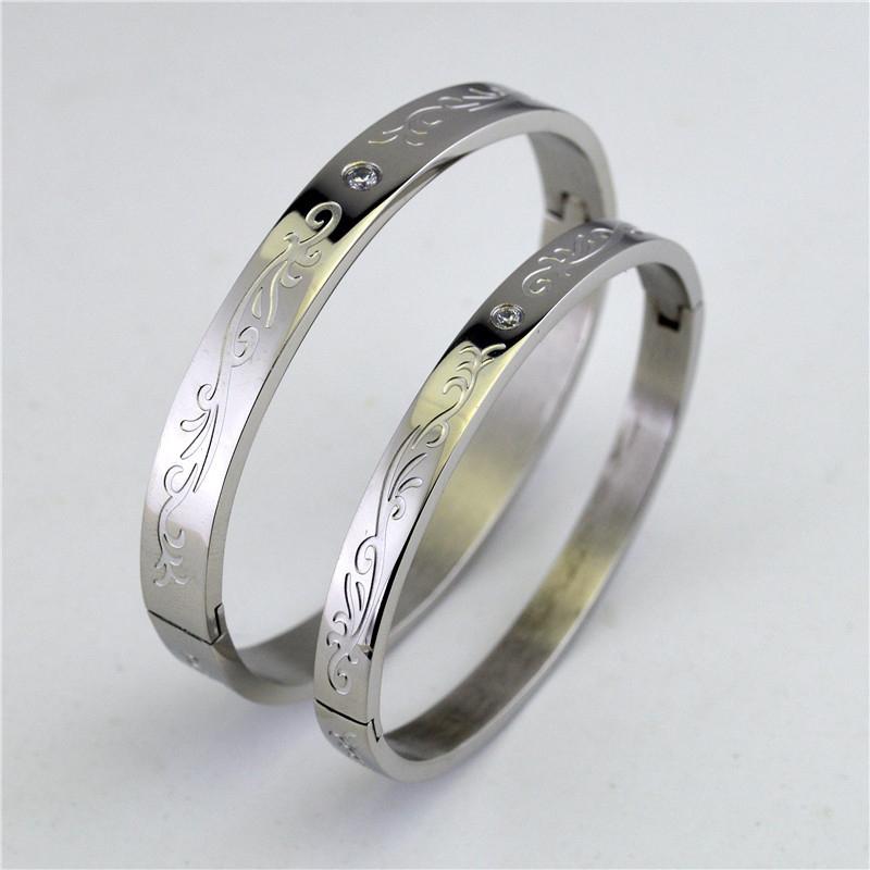 Bangle Wholesale Silver Color Stainless Steel Couple Bracelets For Women China Ethnic Flower Pattern Men 2021 Design Jewelry
Bangle Wholesale Silver Color Stainless Steel Couple Bracelets For Women China Ethnic Flower Pattern Men 2021 Design Jewelry