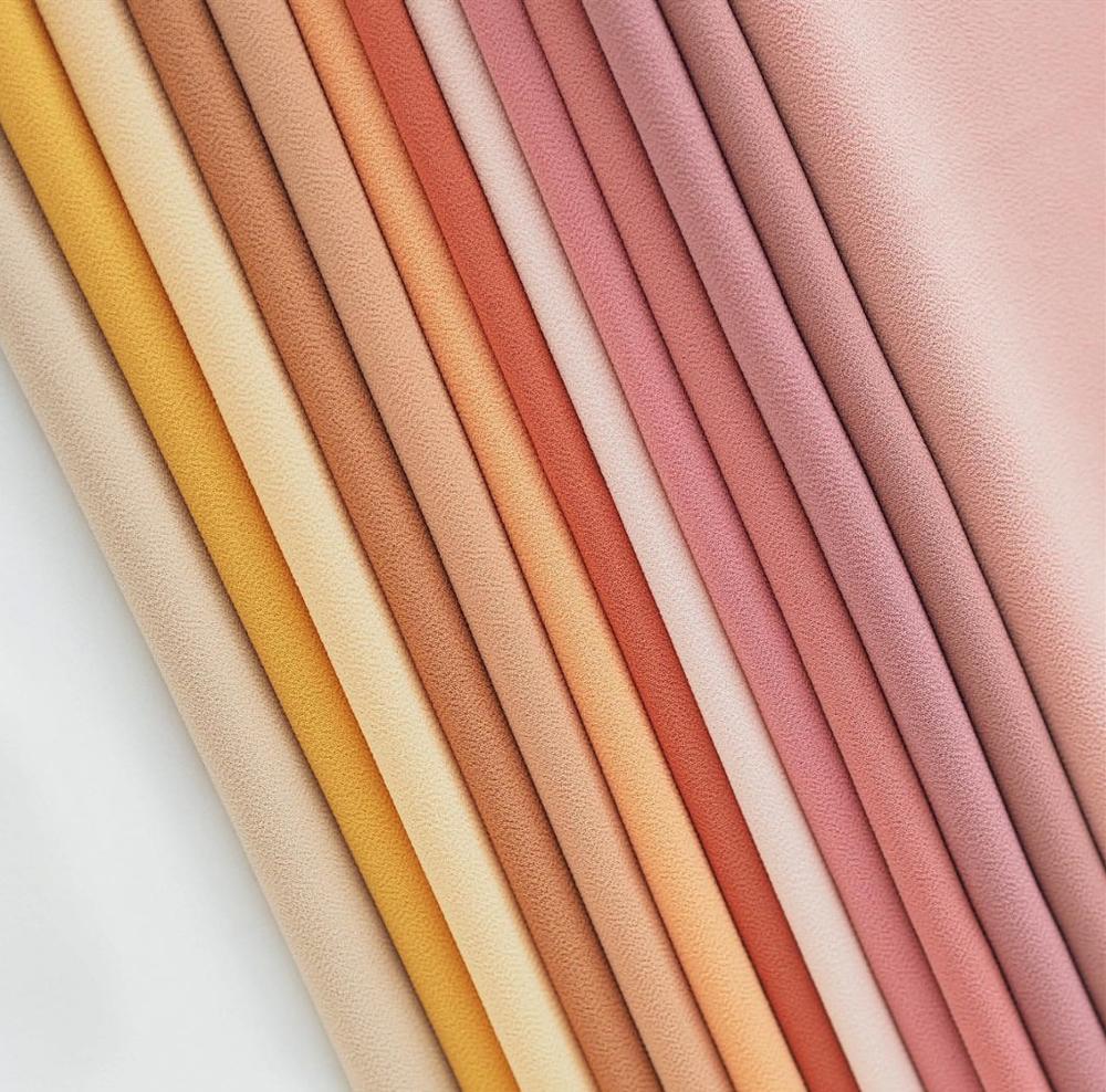 Malaysian Muslim Hijabs Wome Scarves Pearl Chiffon Plain Solid Color Arab Modest Headscarf Rectangle Long Shawl Wraps Headscarf
Malaysian Muslim Hijabs Wome Scarves Pearl Chiffon Plain Solid Color Arab Modest Headscarf Rectangle Long Shawl Wraps Headscarf