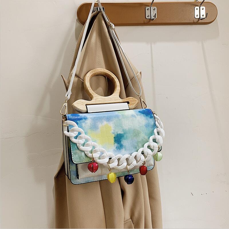 Factory wholesale women handbag sweet tassels womens shoulder bag color printed leather messenger bags fashion woodenes handle handbags
Factory wholesale women handbag sweet tassels womens shoulder bag color printed leather messenger bags fashion woodenes handle handbags