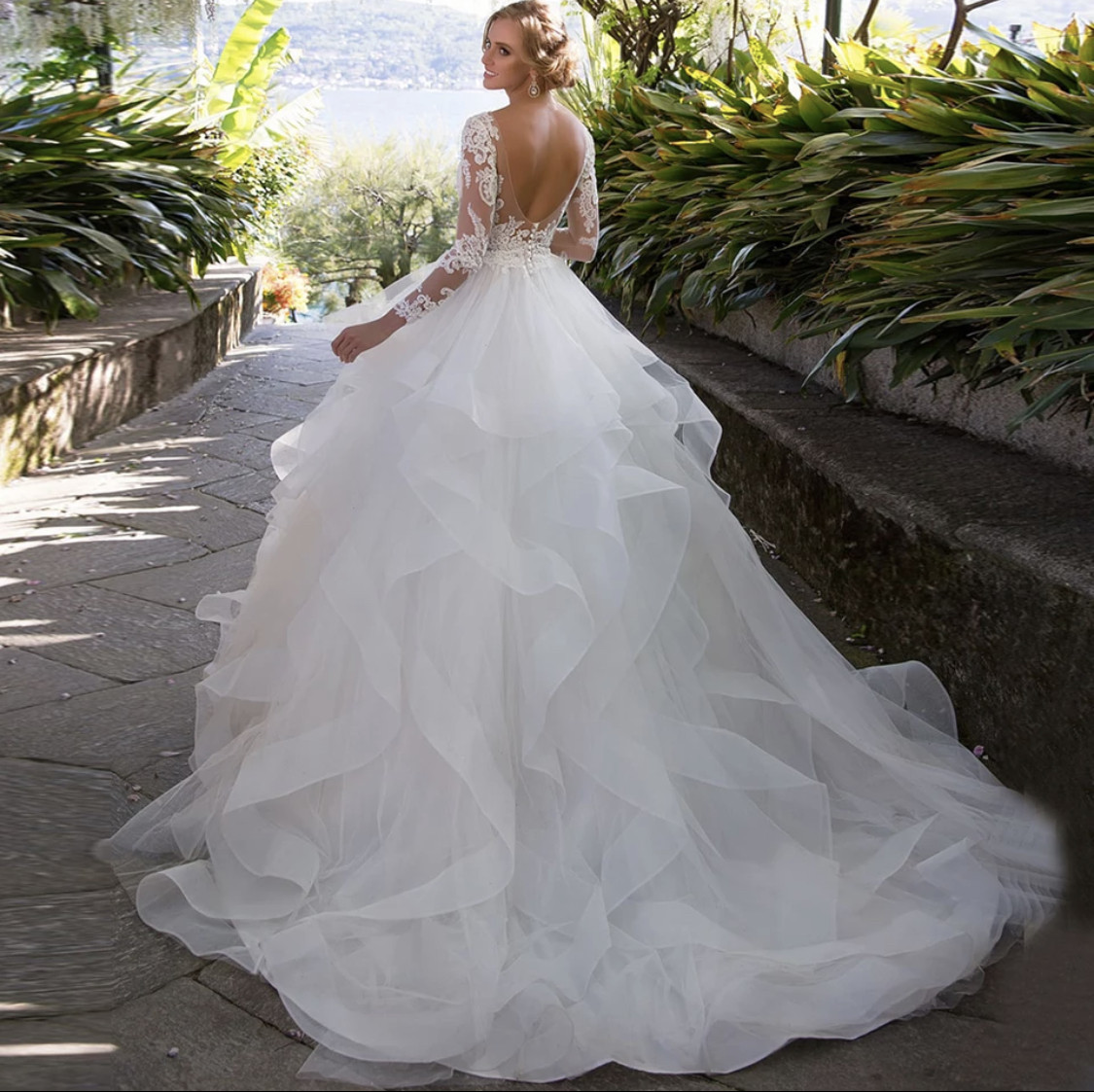 Beach Appliques Lace Tulle O Neck Wedding Dress Long Sleeve Backless Puffy Sweep Train Custom Made Bridal Dresses Robe De Mariee