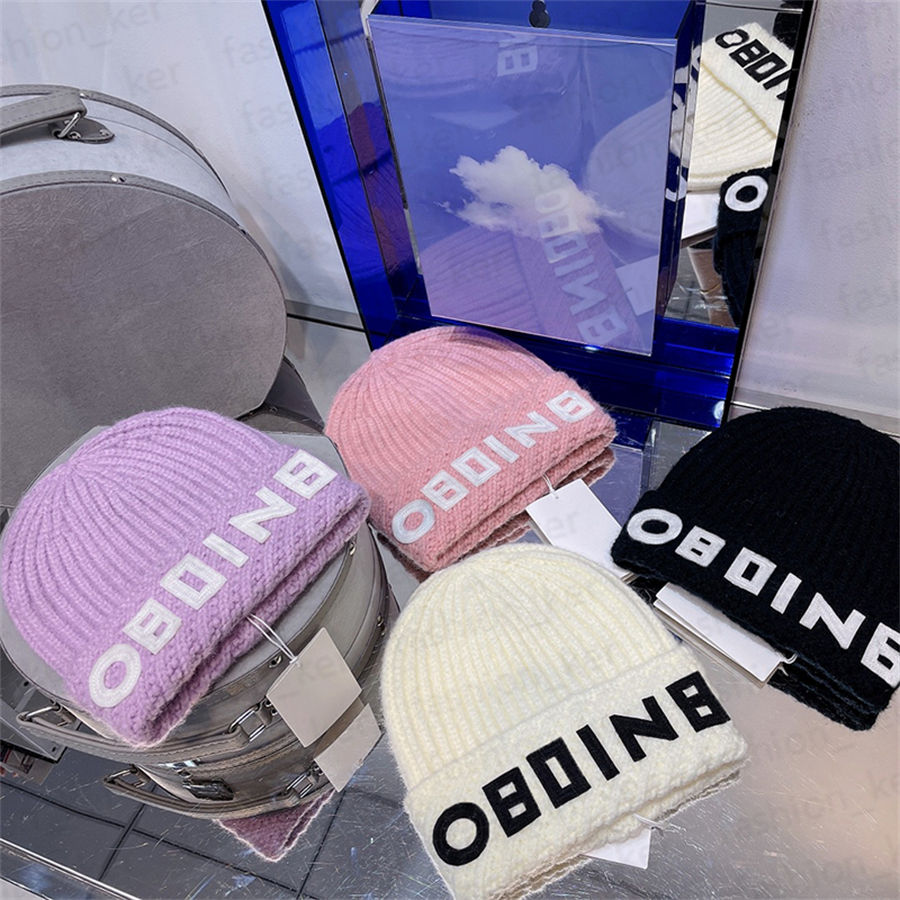 Designer Skull Caps Fashion Arctic Fleece Knitted Beanie Cap Good Texture Warm Breathable Hat Letter Design for Man Woman with 4 Color Top Quality, C1
Designer Skull Caps Fashion Arctic Fleece Knitted Beanie Cap Good Texture Warm Breathable Hat Letter Design for Man Woman with 4 Color Top Quality, C1