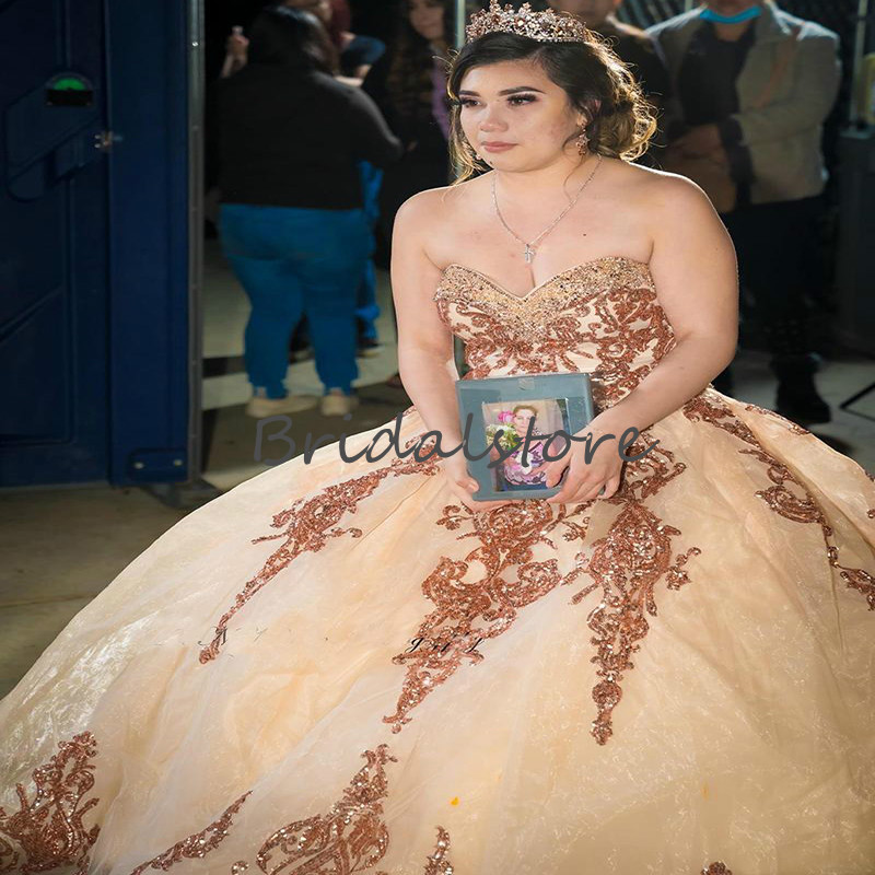 Sparkly Rose Gold Sequin Quinceanera Dresses Elegant Sweetheart Plus Size Prom Party Dress 2021 Beaded Fluffy Tulle Mexican Sweet 15 Dress