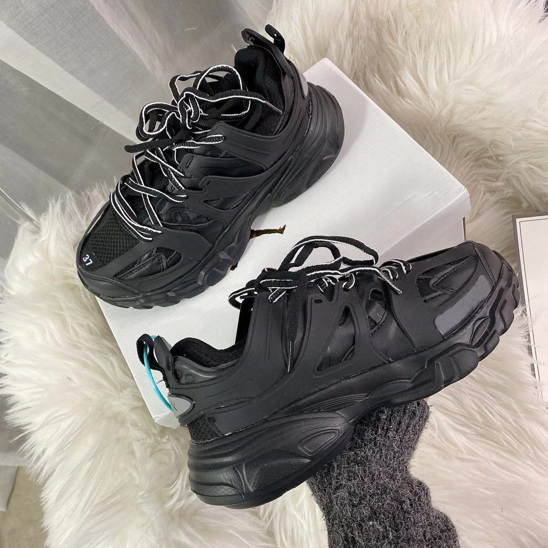 Paris Triple s 3.0 Tess S running shoes men women platform sneakers runner height increase Gomma Clunky green white orange vintage trainers
Paris Triple s 3.0 Tess S running shoes men women platform sneakers runner height increase Gomma Clunky green white orange vintage trainers