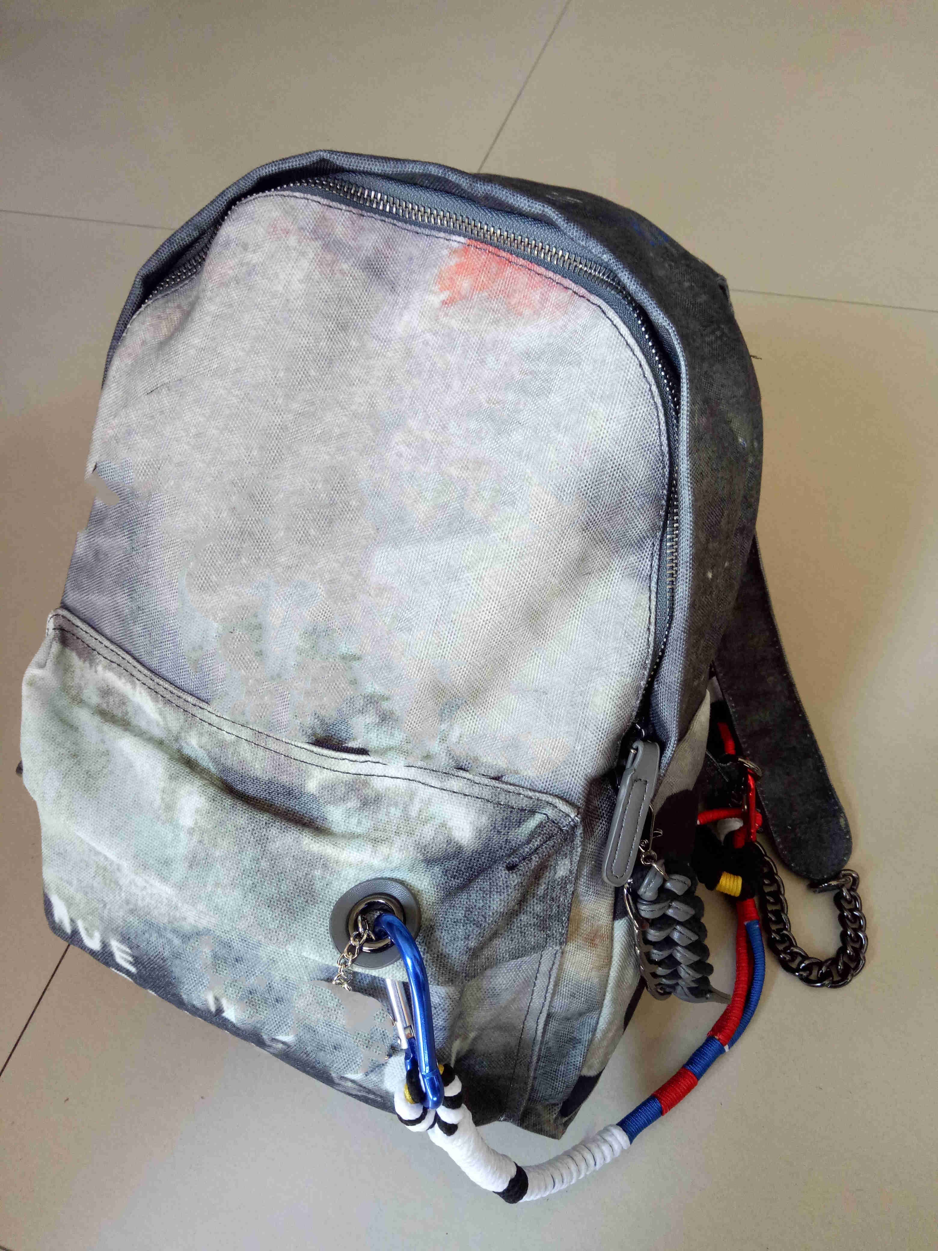 Classic designer splicing backpack graffiti sports leisure bags mens and womens canvas camouflage travel bag handabg large capacity schoolbag 35cm40cm two sizes, Light green
Classic designer splicing backpack graffiti sports leisure bags mens and womens canvas camouflage travel bag handabg large capacity schoolbag 35cm40cm two sizes, Light green