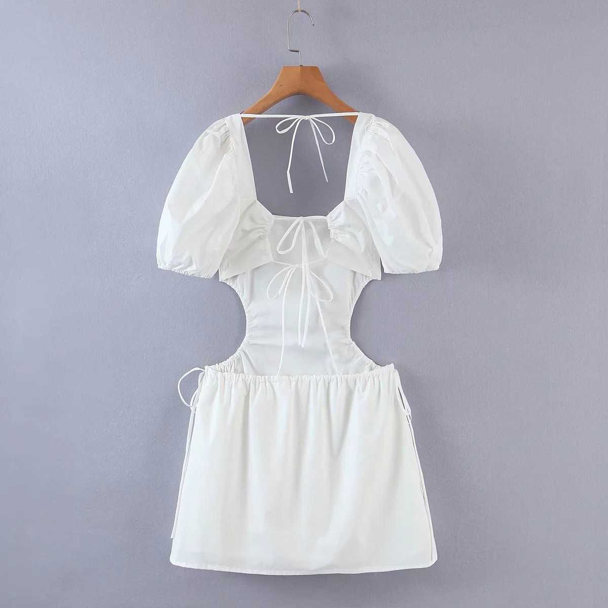 DEAT Women Hollow Out Dress Square Collar Short Sleeve Arrivals Lady Sexy Fashion Temperament Spring Summer 11D1697 210709