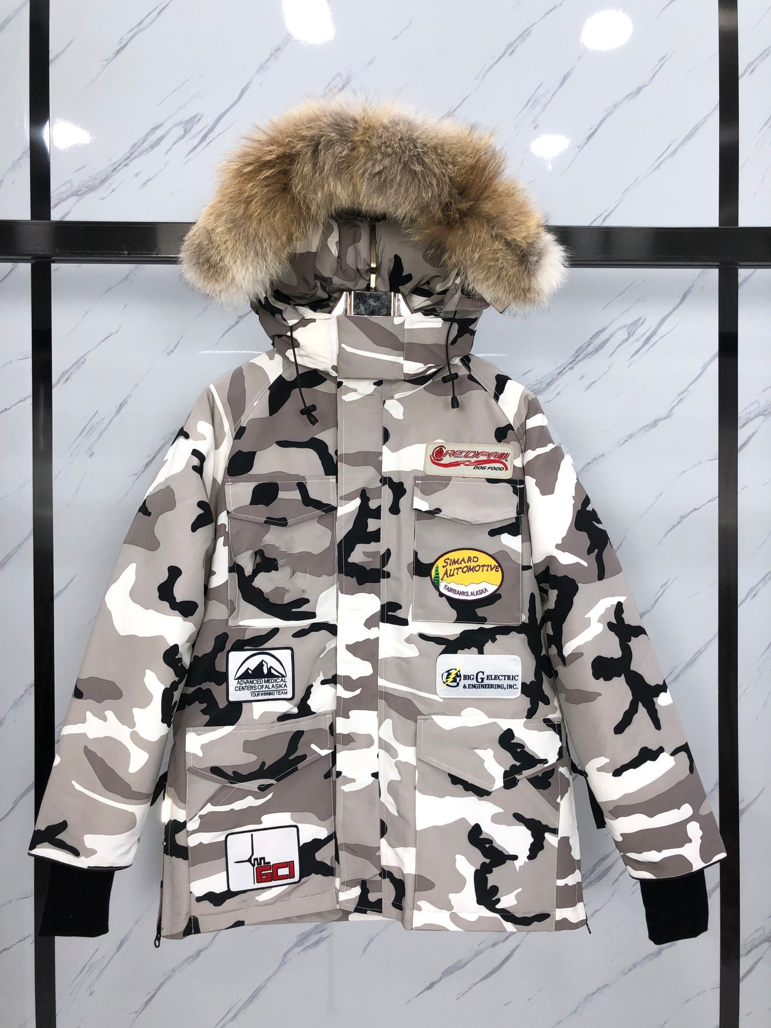 Limited edition lance mackey down jackets with coyote fur trim Multi-standard men down parkas with ykk zipper, Black
Limited edition lance mackey down jackets with coyote fur trim Multi-standard men down parkas with ykk zipper, Black