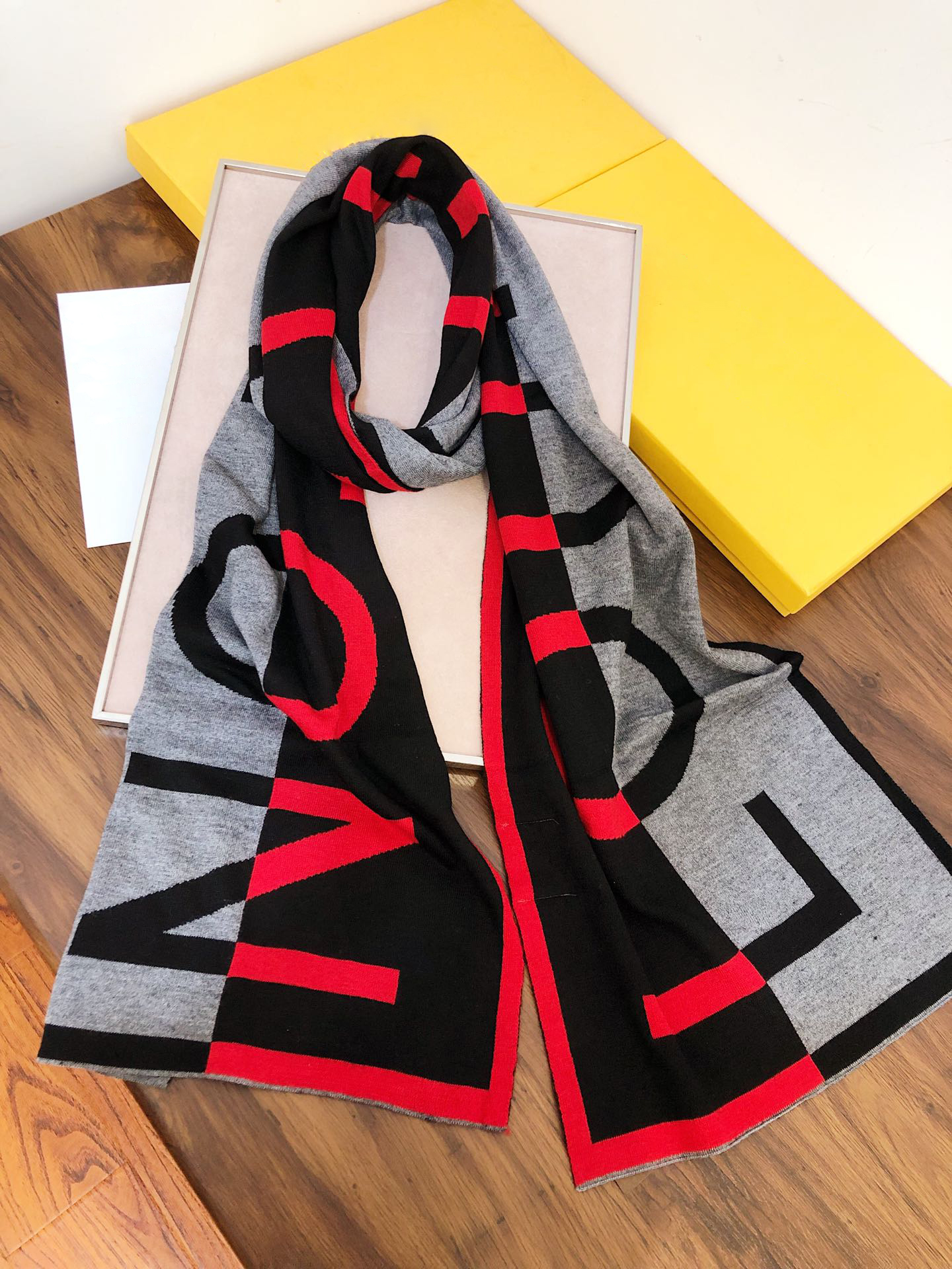 Cashmere men man Printed embroidery style Designer Scarf Shawls Winter Print Satin Square Head women Scarves Big, Blue;gray
Cashmere men man Printed embroidery style Designer Scarf Shawls Winter Print Satin Square Head women Scarves Big, Blue;gray
