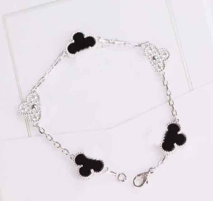 V gold material Luxurious quality five bracelet with diamond and black agate no change and no fade for women wedding jewelry gift free shipp
V gold material Luxurious quality five bracelet with diamond and black agate no change and no fade for women wedding jewelry gift free shipp