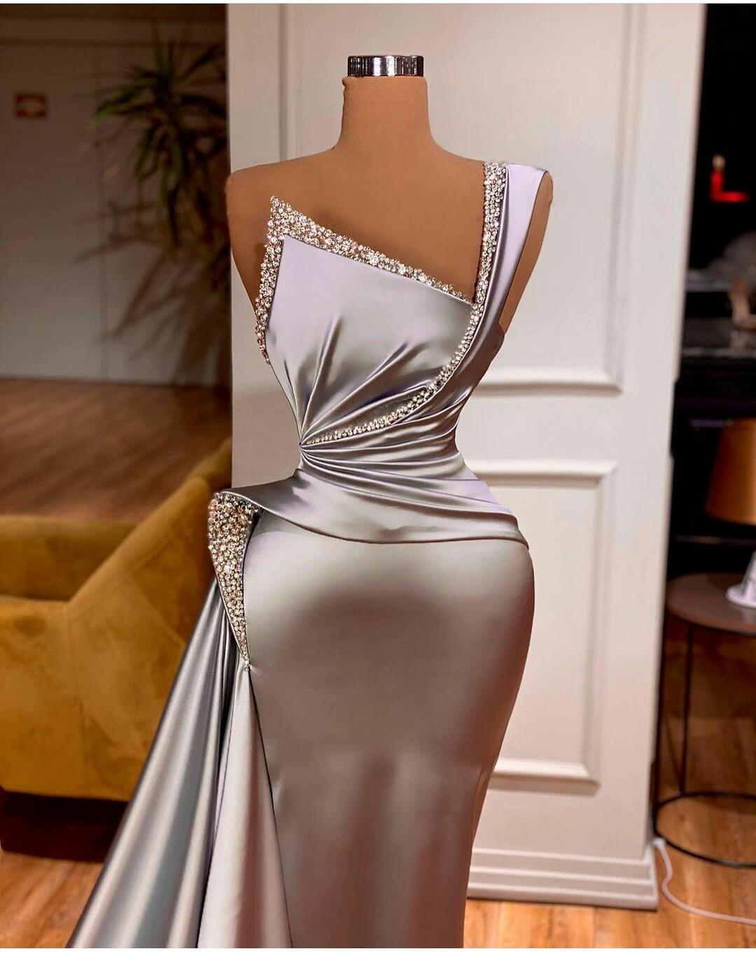 Silver Satin Mermaid Prom Dresses One Shoulder Beaded Plus Size Formal Evening Occasion Gowns 2021 Robe De Soirée