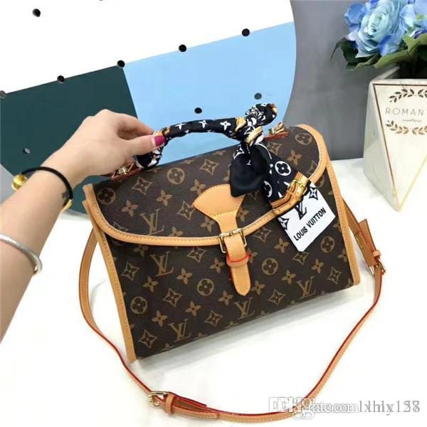 2019 hot new high quality chain shoulder fashion bag casual fashion bag tassel decoration single shoulder handbag24 157 a189T
2019 hot new high quality chain shoulder fashion bag casual fashion bag tassel decoration single shoulder handbag24 157 a189T