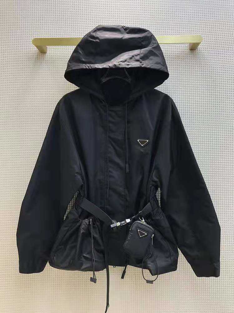 Fashion Women Jackets Coat Autumn Winter Lady Designer Jacket With Belt Stylish Letters Print Hooded Windbreaker Womens Streetwear Coats -L, Shipping fee
Fashion Women Jackets Coat Autumn Winter Lady Designer Jacket With Belt Stylish Letters Print Hooded Windbreaker Womens Streetwear Coats -L, Shipping fee