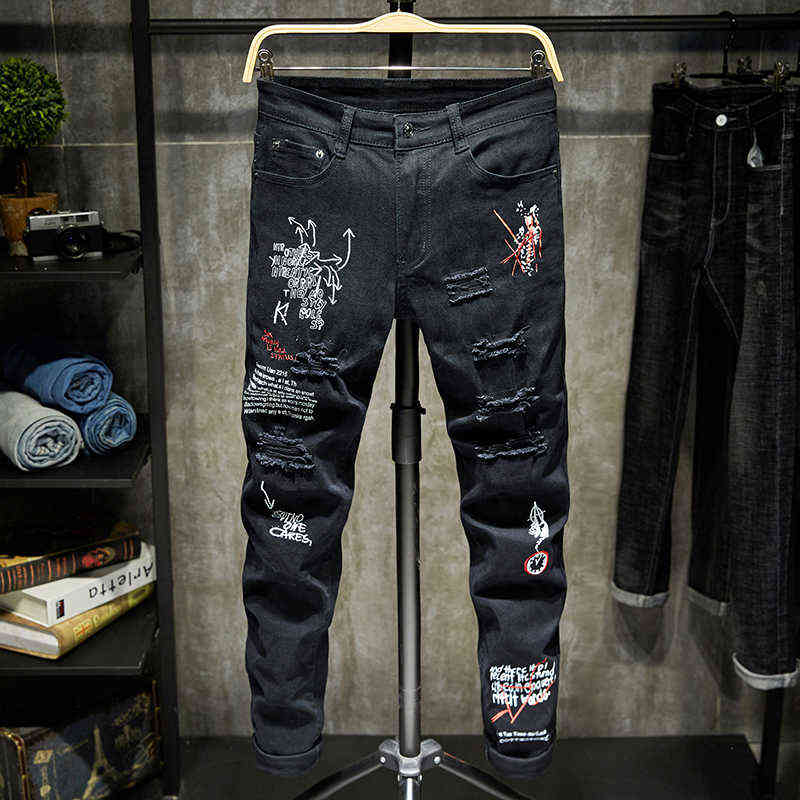Fashion Trendy Embroidery letters Men College Boys Skinny Runway Zipper Denim Pants Destroyed Ripped Jeans Black White 211111