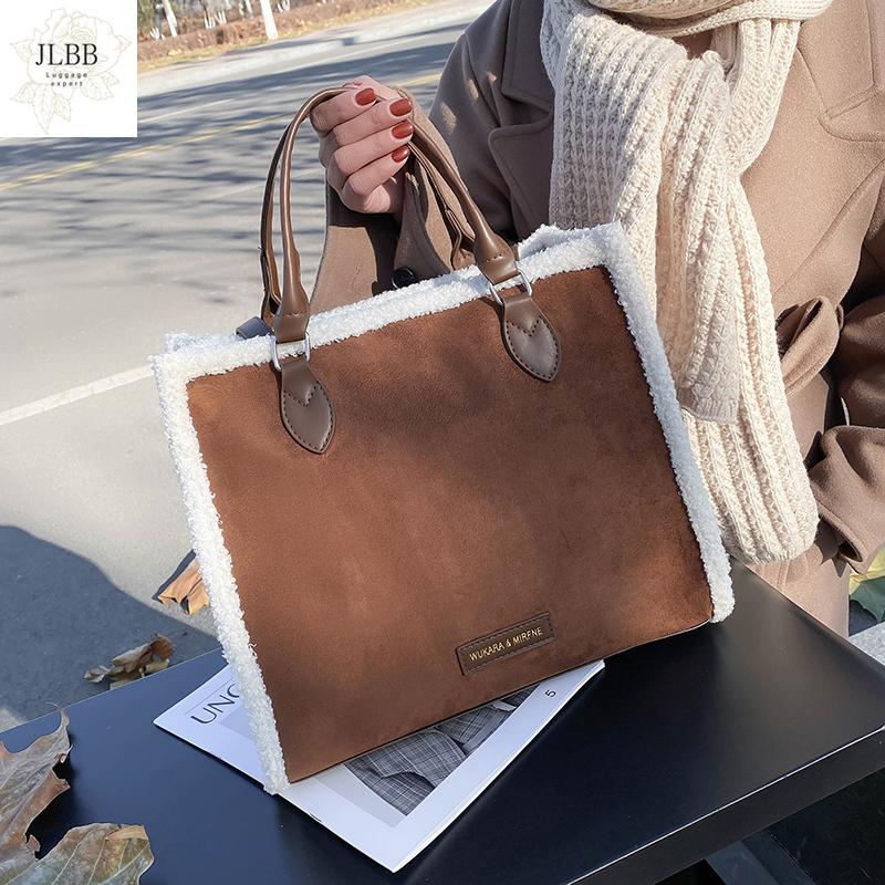 Vintage Lambswool Large Capacity Totes Designer Women Handbags Luxury Scrub Leather Fur Shoulder Crossbody Bag Lady Big Purses, Black
Vintage Lambswool Large Capacity Totes Designer Women Handbags Luxury Scrub Leather Fur Shoulder Crossbody Bag Lady Big Purses, Black