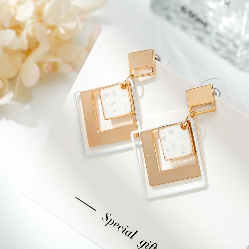 Stud -ED007 High Quality 925 Sterling Silver Fine Jewelry Spain Version Bear Women's Earrings Wholesale Price, Golden;silver
Stud -ED007 High Quality 925 Sterling Silver Fine Jewelry Spain Version Bear Women's Earrings Wholesale Price, Golden;silver