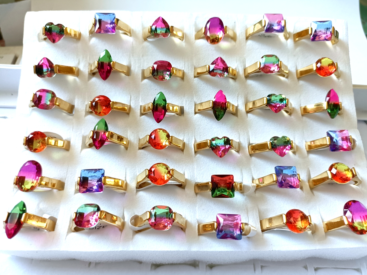 30pcs/lot Princess oval heart cut ring Women Gold Stainless Steel Clear Crystal Charm Rings Girls Accessories Wholesale Wedding Engagement Jewelry Party Gift
30pcs/lot Princess oval heart cut ring Women Gold Stainless Steel Clear Crystal Charm Rings Girls Accessories Wholesale Wedding Engagement Jewelry Party Gift